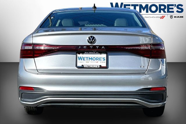Used 2025 Volkswagen Jetta SE FWD image 5