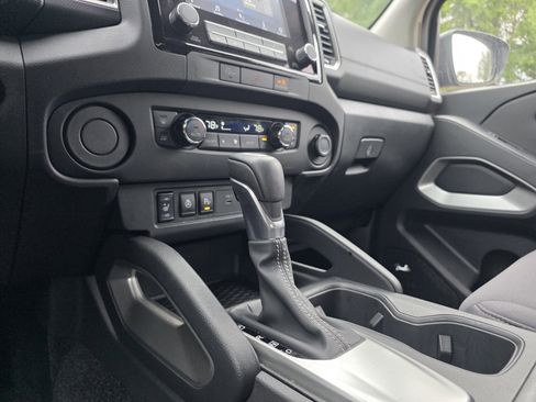 Used 2024 Nissan Frontier SV w/ Technology Package image 22