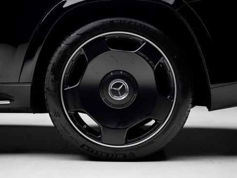 Used 2025 Mercedes-Benz GLS 63 AMG 4MATIC image 22