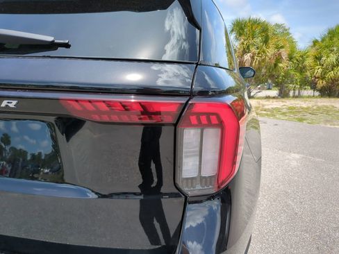 New 2026 Ford Explorer Active RWD image 10