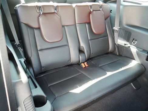 Used 2024 Ford Explorer Platinum w/ Technology Package AWD/4WD image 59