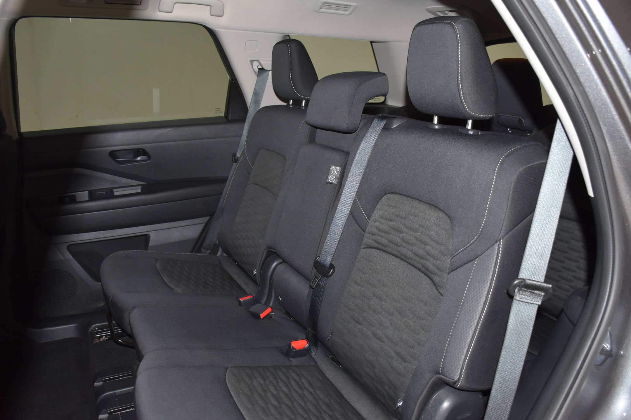 Used 2025 Nissan Pathfinder SV FWD image 29