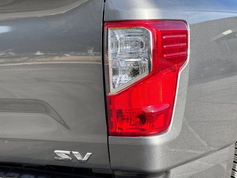 Used 2024 Nissan Titan SV w/ SV Convenience Package RWD image 21