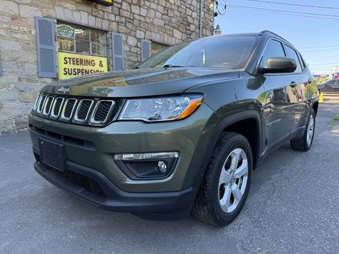 Used 2018 Jeep Compass Latitude AWD/4WD image 7