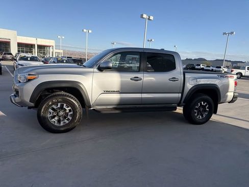 Used 2021 Toyota Tacoma TRD Off-Road AWD/4WD image 8