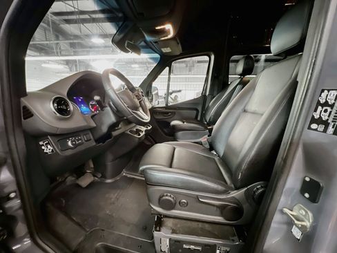 Used 2022 Mercedes-Benz Sprinter 3500 w/ Parking Package image 20