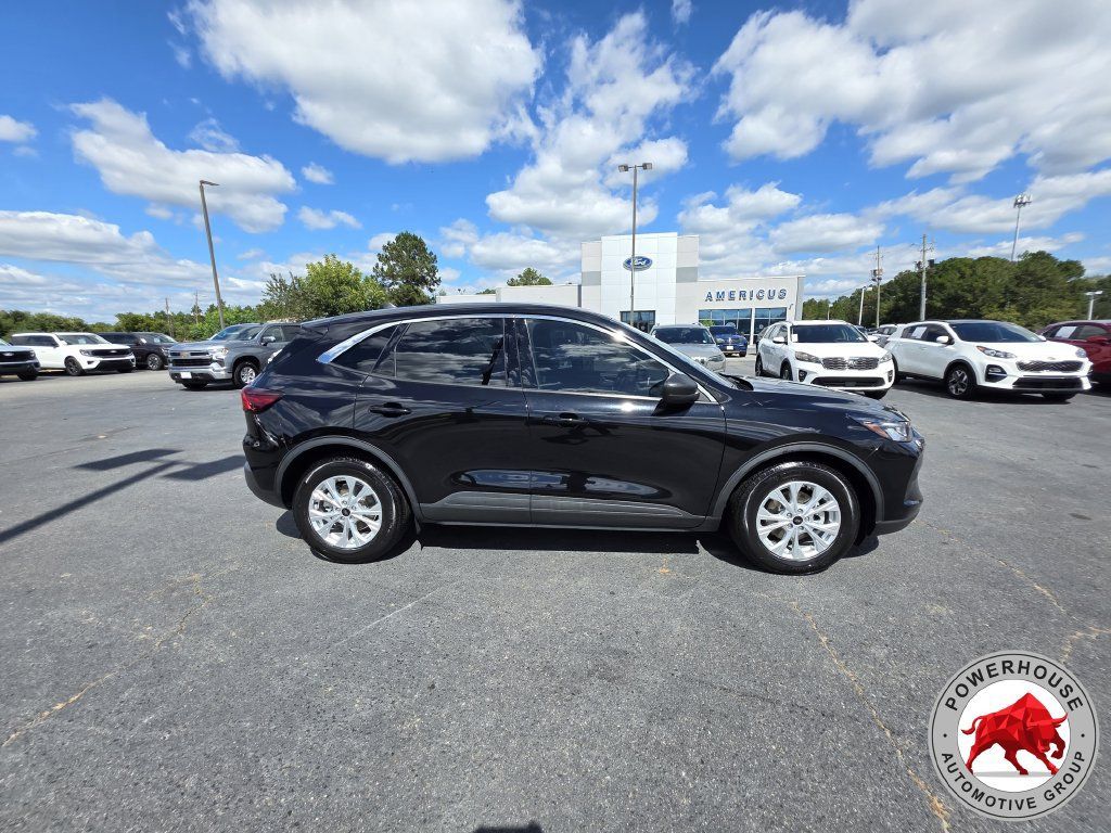 Used 2024 Ford Escape Active w/ Tech Pack #1 FWD image 6