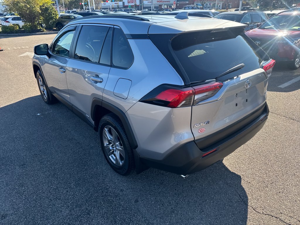Used 2025 Toyota RAV4 XLE w/ Convenience Package AWD/4WD image 5