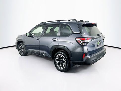 Used 2025 Subaru Forester Premium image 5