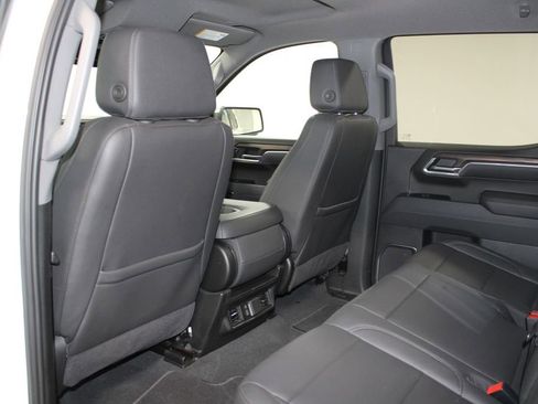 Used 2025 GMC Sierra 1500 SLT image 28