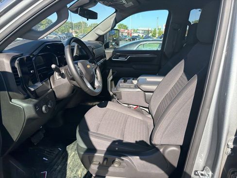Used 2025 Chevrolet Silverado 2500 LT w/ Convenience Package AWD/4WD image 10