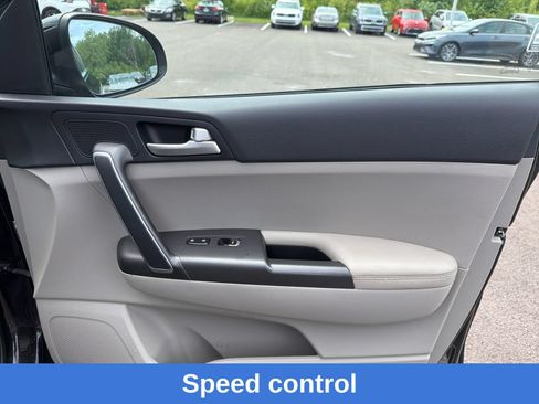 Used 2020 Kia Sportage LX AWD/4WD image 23