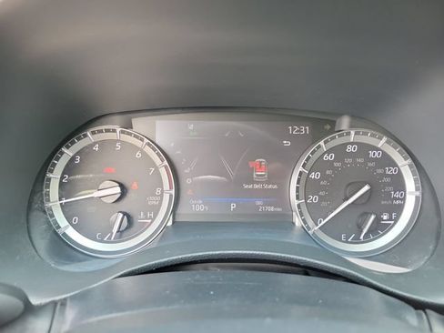 Used 2022 Toyota Highlander XLE FWD image 32