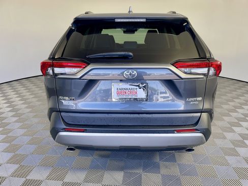 Used 2022 Toyota RAV4 Limited AWD/4WD image 4