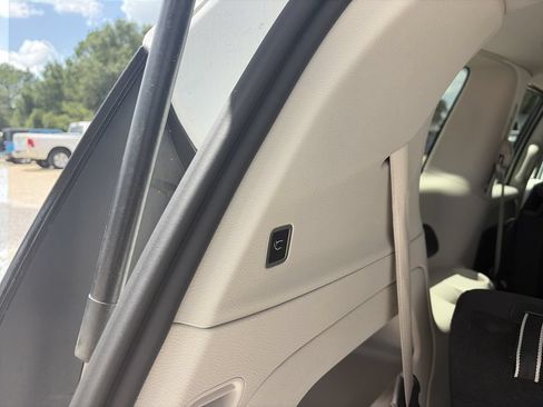 Used 2023 Chrysler Voyager LX FWD image 36