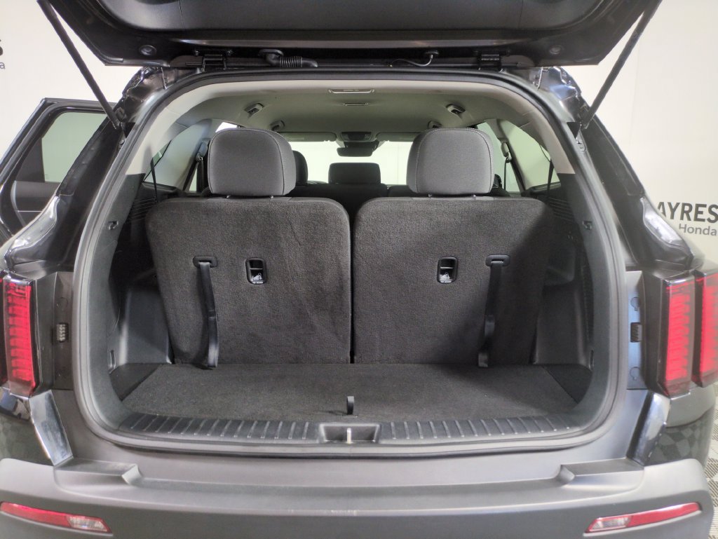 Used 2023 Kia Sorento LX FWD image 27