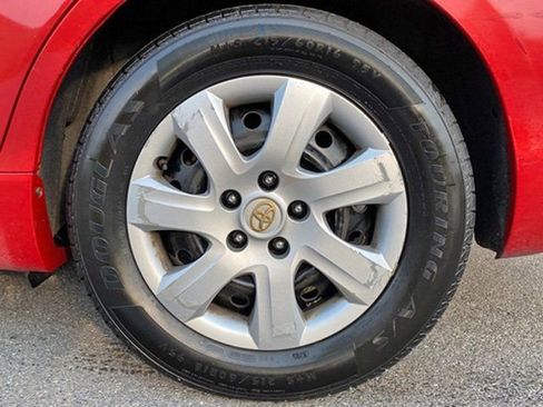 Used 2011 Toyota Camry LE image 19