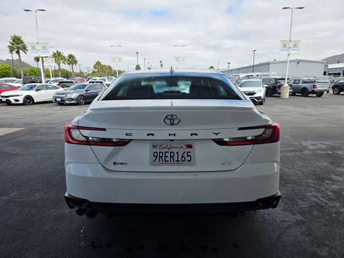 Used 2025 Toyota Camry SE FWD image 11