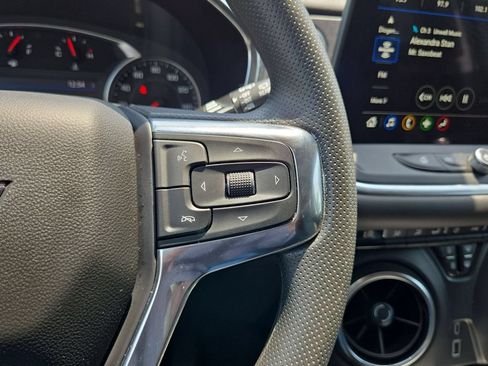 Used 2025 Chevrolet Blazer LT FWD image 21