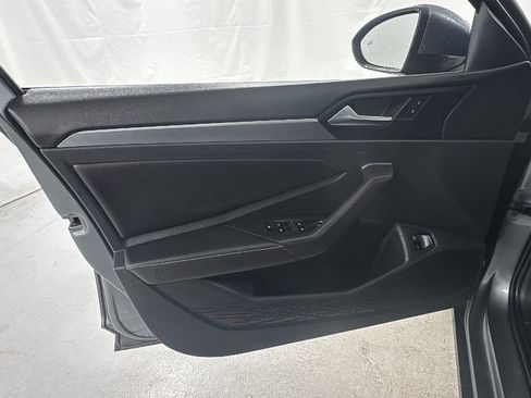 Used 2024 Volkswagen Jetta SE image 16