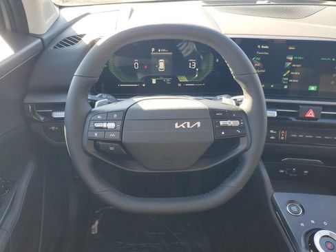 New 2026 Kia Sportage LX FWD image 10