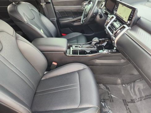 Certified 2023 Kia Sorento SX image 13