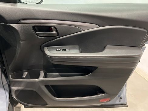 Used 2022 Honda Pilot TrailSport image 19