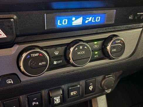 Used 2021 Toyota Tacoma TRD Off-Road w/ Technology Package image 26