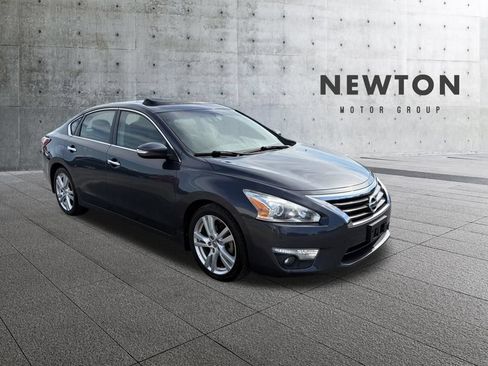 Used 2013 Nissan Altima 3.5 SL w/ Technology Pkg FWD image 1
