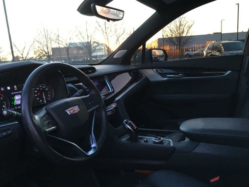 Certified 2024 Cadillac XT6 Premium Luxury w/ Technology Package image 5