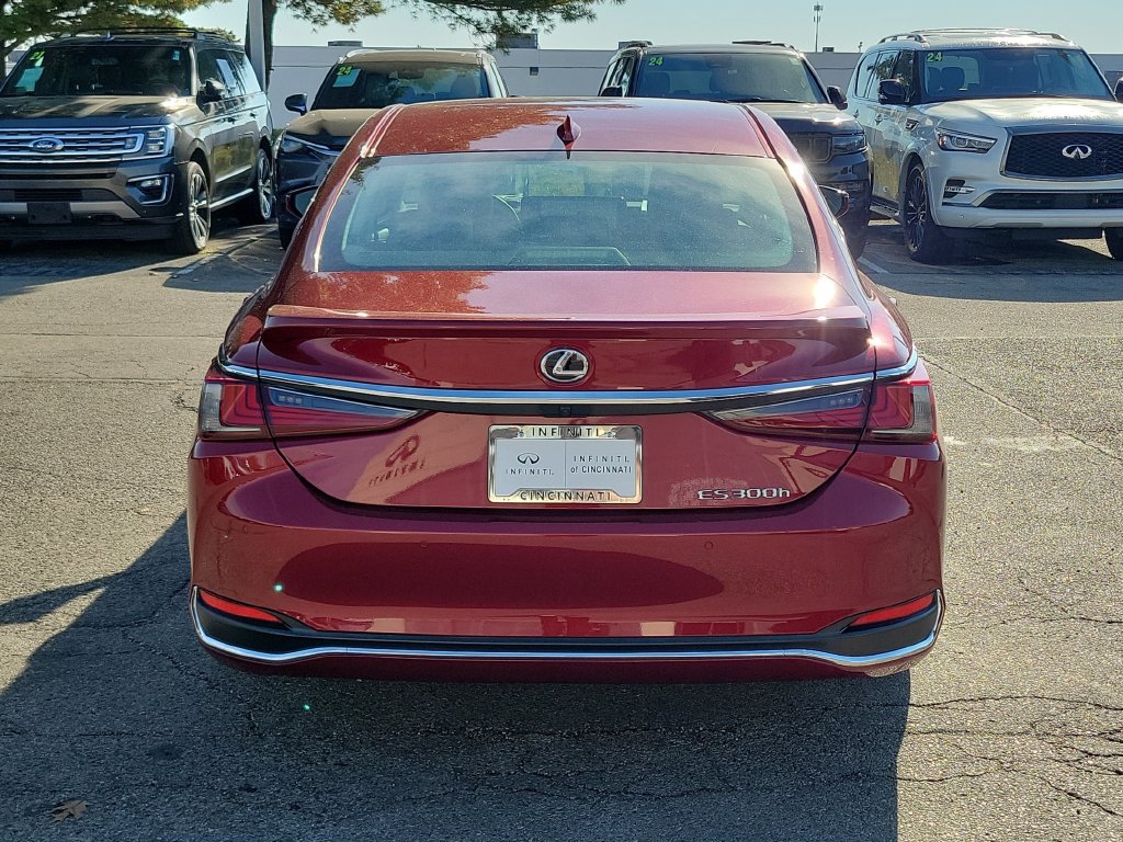 Used 2023 Lexus ES 300h w/ Accessory Package (Z2) FWD image 4