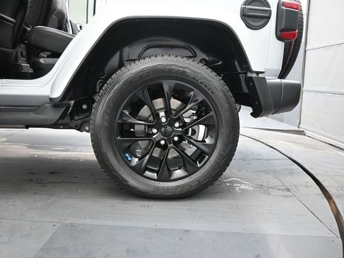 Used 2023 Jeep Wrangler Unlimited Sahara w/ Cold Weather Group image 21