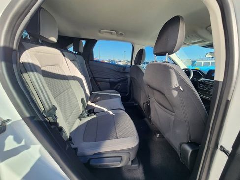 Used 2022 Ford Escape SE w/ SE Sport Appearance Package image 12