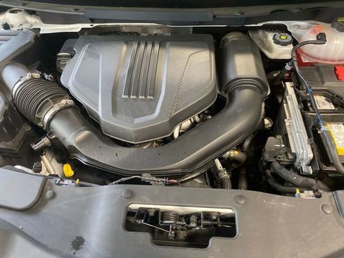 Used 2025 Chevrolet Traverse LT FWD image 27