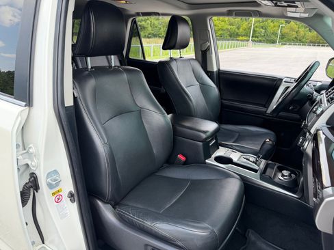 Used 2016 Toyota 4Runner Limited AWD/4WD image 23