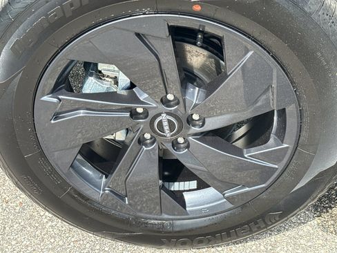 New 2026 Nissan Rogue SV AWD/4WD image 9