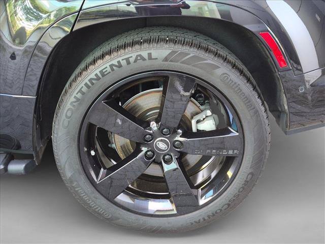 Used 2025 Land Rover Defender 130 X-Dynamic SE AWD/4WD image 26
