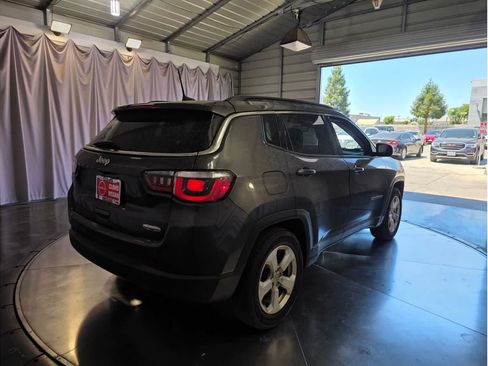 Used 2020 Jeep Compass Latitude FWD image 11