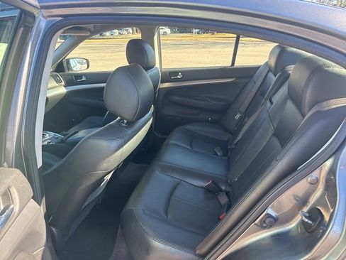 Used 2013 INFINITI G37 Journey image 10