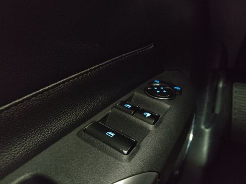 Used 2020 Ford Mustang Premium RWD image 27
