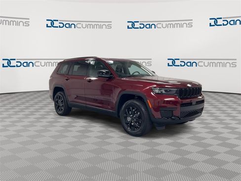 New 2025 Jeep Grand Cherokee L Altitude image 2