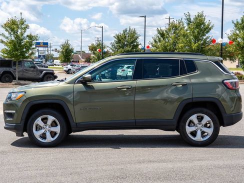 Used 2020 Jeep Compass Latitude w/ Popular Equipment Group AWD/4WD image 4