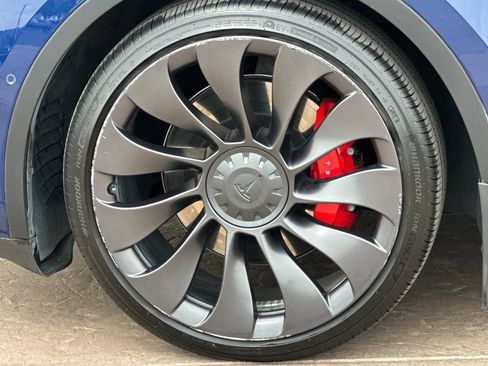 Used 2022 Tesla Model Y Performance image 31