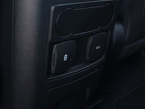 Used 2023 Ford Explorer XLT image 43