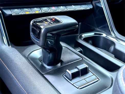 Used 2024 GMC Sierra 1500 AT4 w/ Technology Package image 17