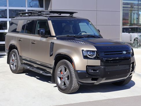 Used 2025 Land Rover Defender 130 X AWD/4WD image 3