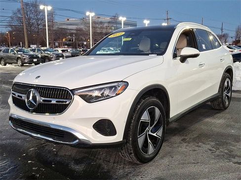 Used 2023 Mercedes-Benz GLC 300 4MATIC image 4