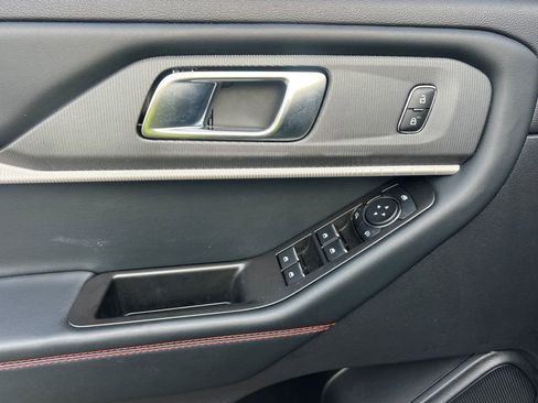 Used 2025 Ford Explorer ST-Line AWD/4WD image 28