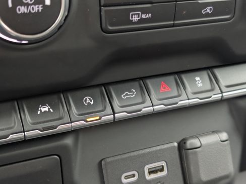 Used 2023 Chevrolet Silverado 1500 Custom image 20