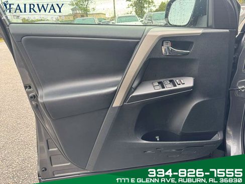 Used 2018 Toyota RAV4 XLE image 27